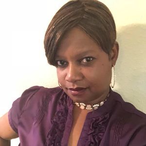 Meet your Posher, Antoinette-toni